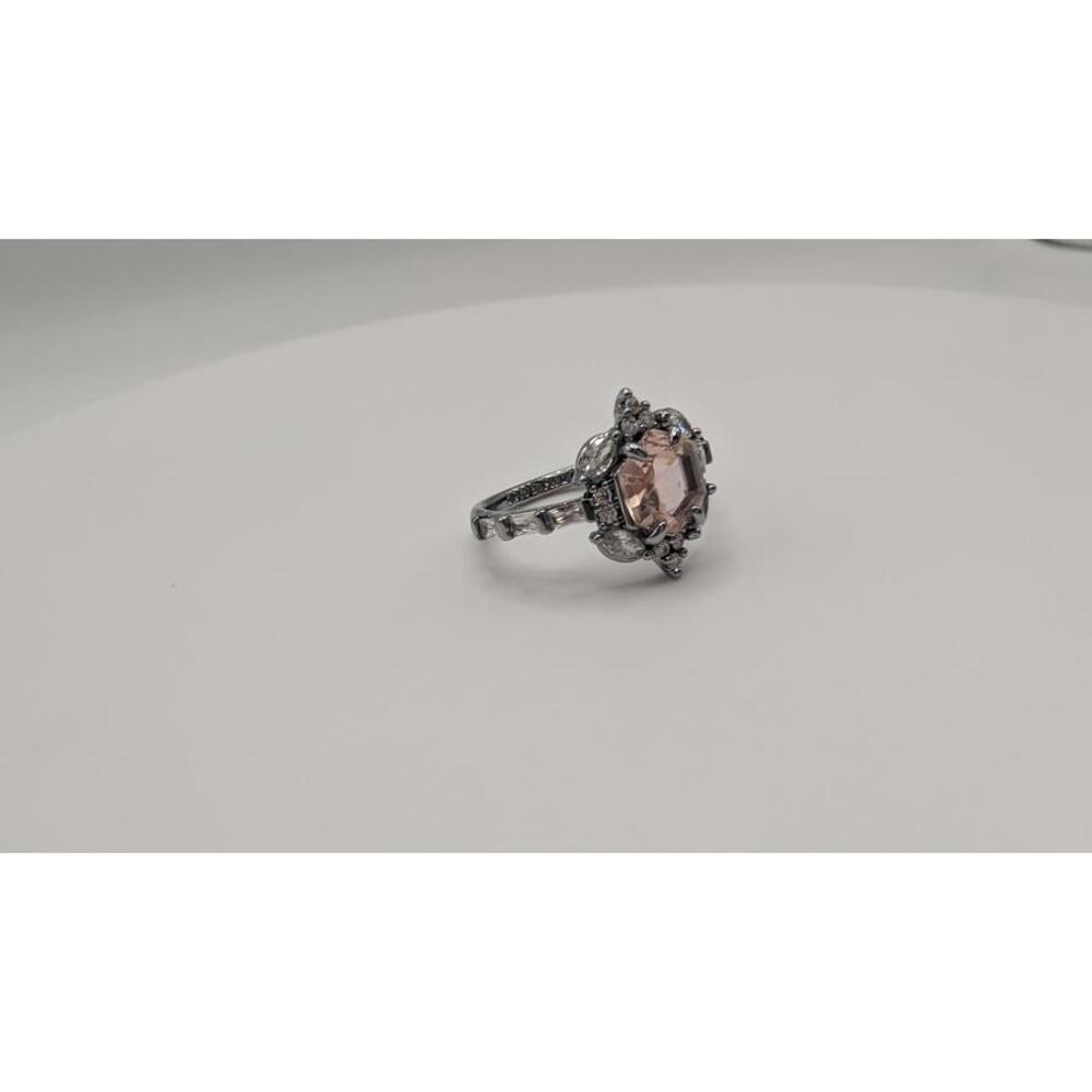 Silver Ring with Pink Gemstone and Intricate Design Size 6 - Picture 6 of 9